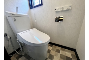 トイレ新調！　壁リモコン付！
