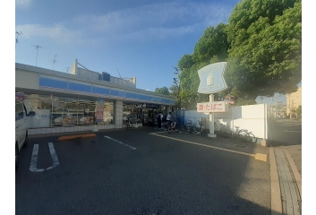 ローソン尼崎長洲西通二丁目店　徒歩約３分