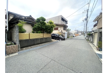 甲子園口駅徒歩約10分、前面道路幅員6ｍ高低差無し！
