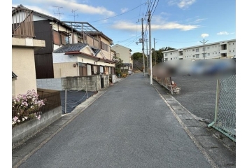 前面道路幅員約4.4ｍ！ お車の駐車も楽々です！