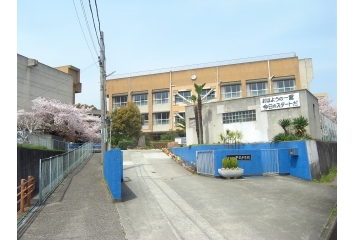 甲武中学校